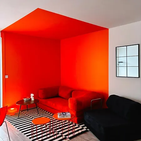 Holidays 80 سا لُرون دو فار