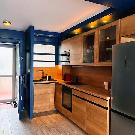 Holidays 80 شقة سا لُرون دو فار