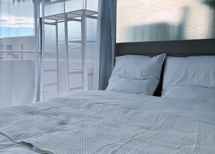 Holidays 80 شقة *