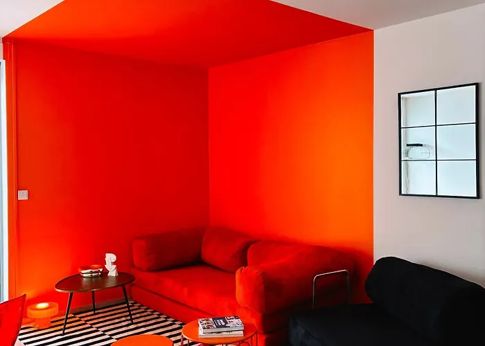 Holidays 80 سا لُرون دو فار