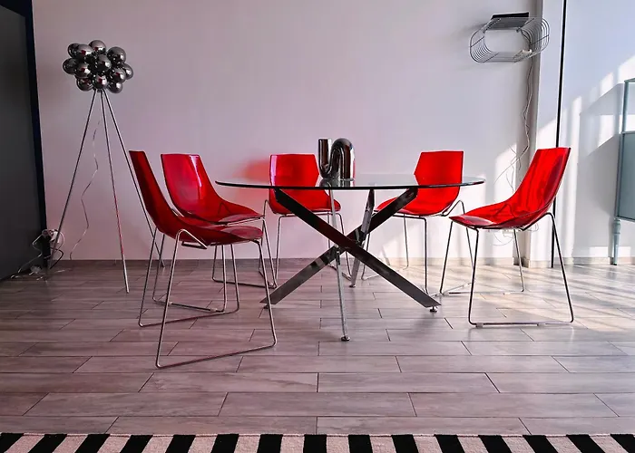 Holidays 80 سا لُرون دو فار